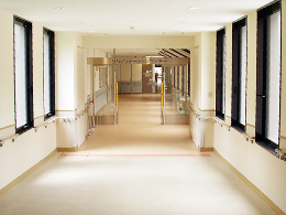 リハビリテーション棟の廊下